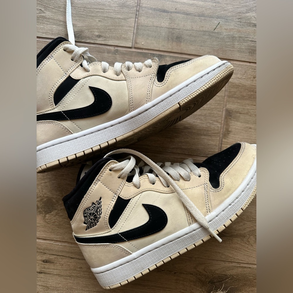 NIKE AIR JORDANS